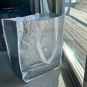 Large lululemon tote bag
